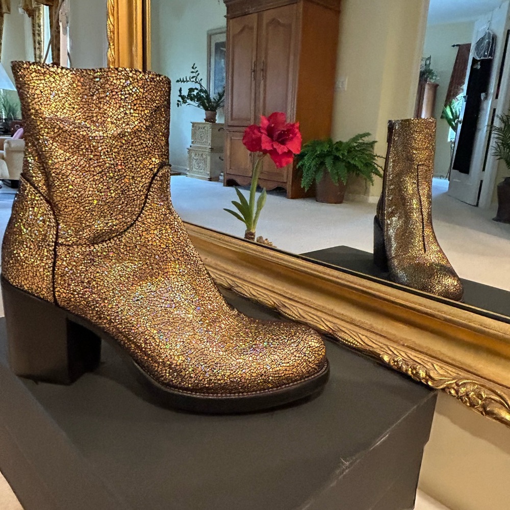 Alexander Hotto Italian gold sparkle ankle booties size 39(8 1/2) - Picture 6 of 10